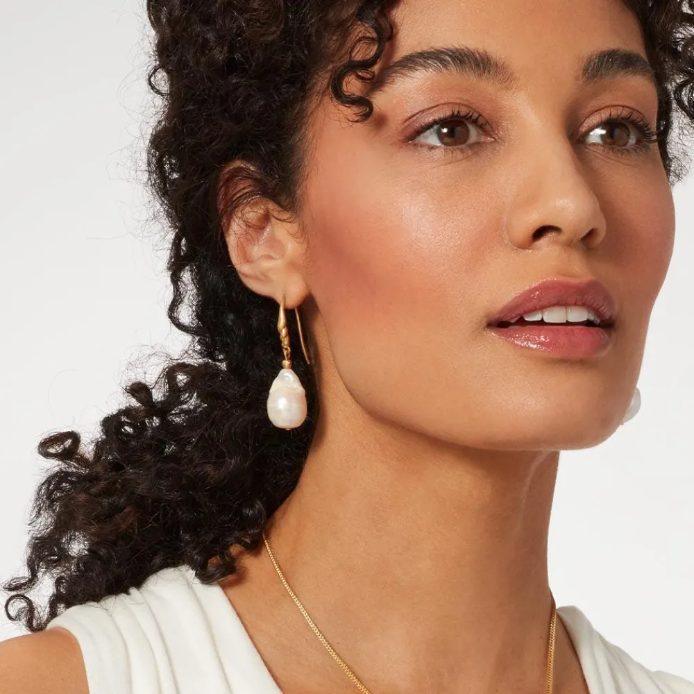 Jewelry Sets^The Met Store Cypriot Twist Pearl Necklace and Drop Earrings Set